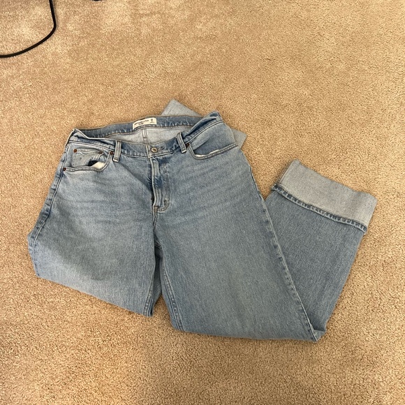 Abercrombie and Fitch Low Rise Baggy Jean Double Cuff - Picture 2 of 4